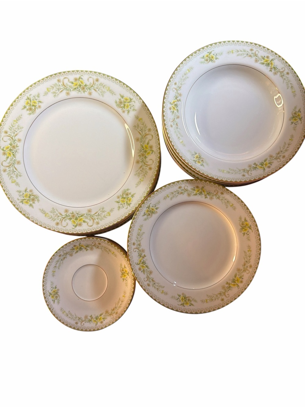 24-Pc Vintage Mikasa Greenbriar L2014 Fine China Set Gold Rim